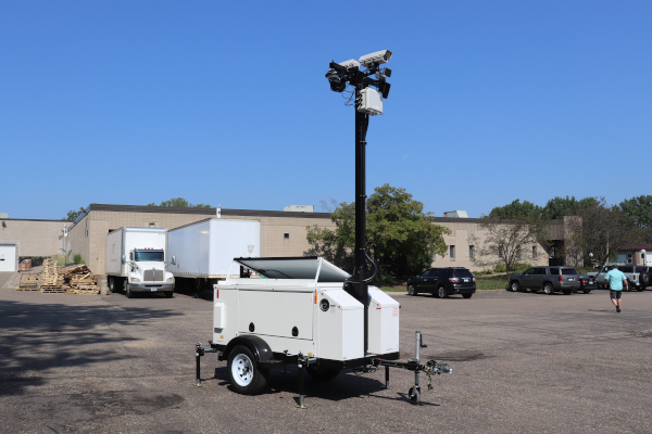Commander 3400 with license plate readers near loading docks.