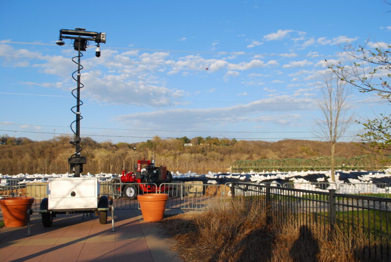 falcon-3100-mobile-surveillance-trailer-deployed